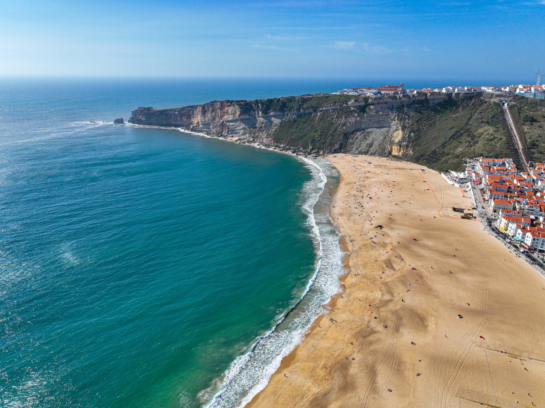 Porto to Lisbon Private Transfer with Sightseeing Stops from Porto — small-group guided tour with Oporto Road Trips