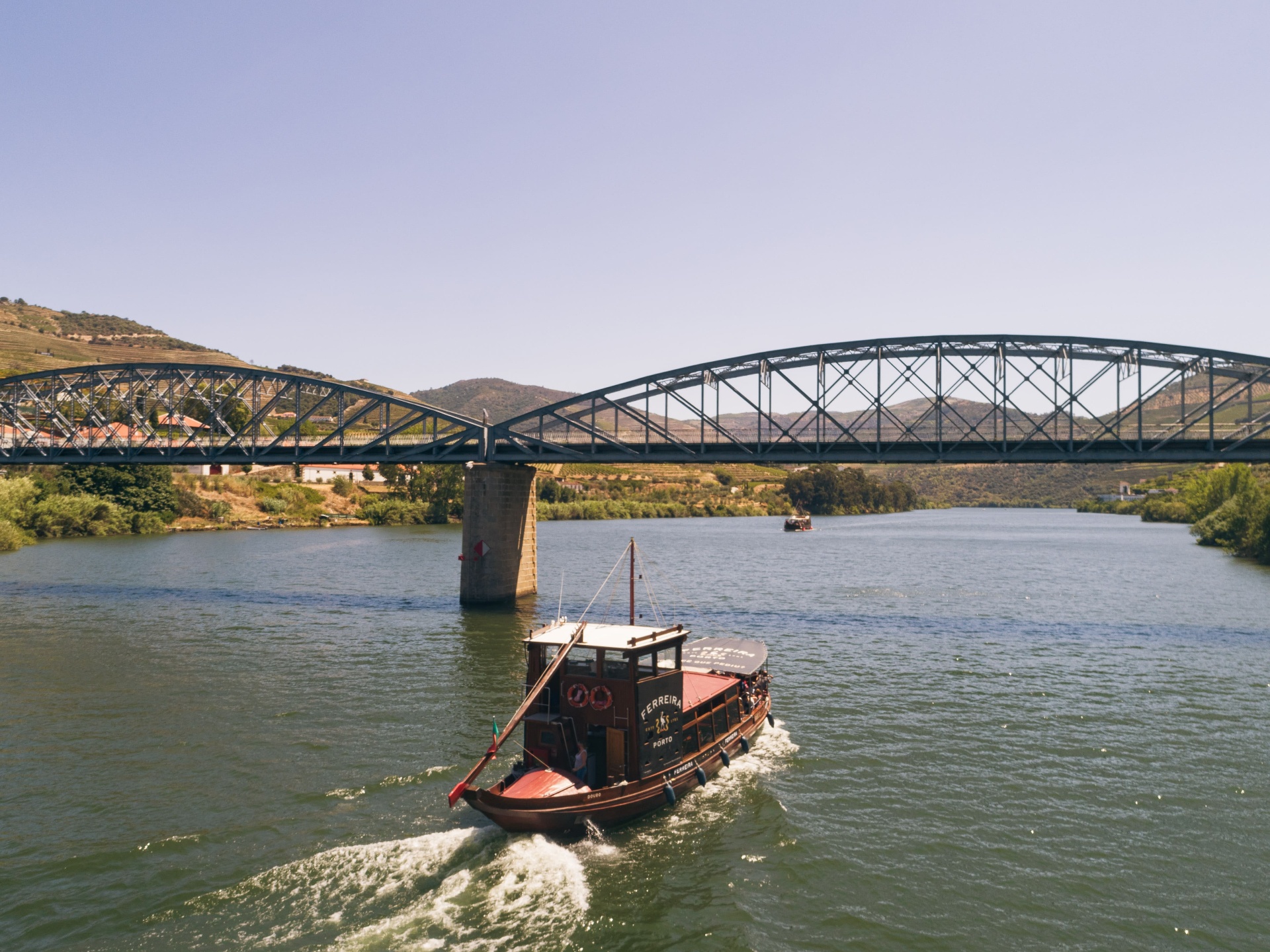 Private Douro Valley Tour – Two Wineries & 1h River Cruise from Porto — small-group guided tour with Oporto Road Trips